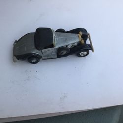 Vintage Mercedes With Doors That Open And Close