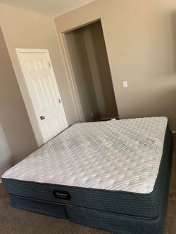 KING BEAUTYREST PRESSURESMART MATTRESS AND FREE BOX SPRINGS