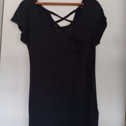 Strap Back Pocket Tshirt Size Medium 