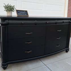 Gorgeous Black 9-Drawer “Schnadig” Large Solid Wood Dresser