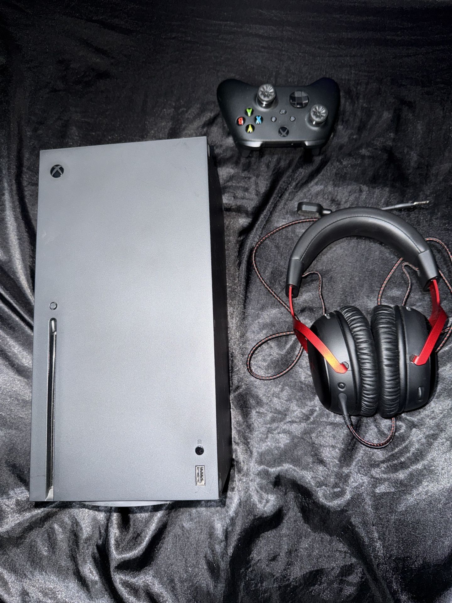 Xbox Series X w/ Hyper X Cloud III & Kontrol Freaks