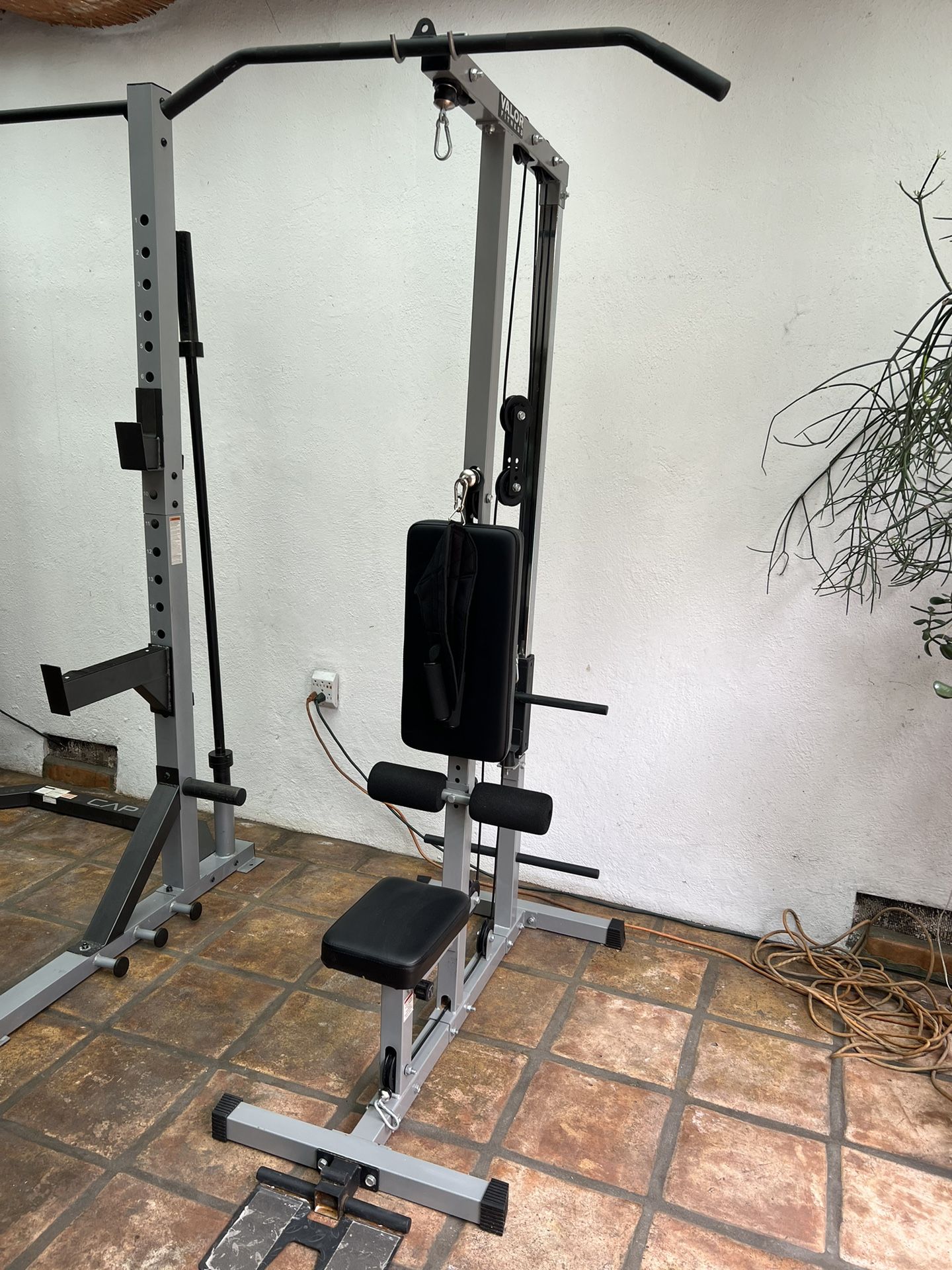 Valor Fitness CB 12 Lat Pulldown Machine Low Row Machine Cable Curl. for Sale in Los Angeles CA OfferUp