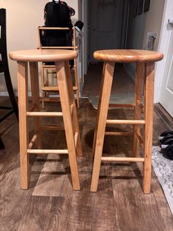 Set of 2 Wooden Bar Stools