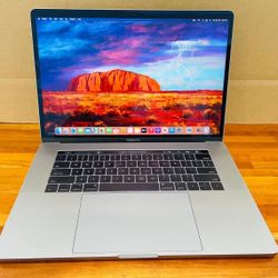 Apple MacBook Pro 15” 2017 TouchBar 3.1Ghz i7 16GB RAM 500GB SSD Fully Functional
