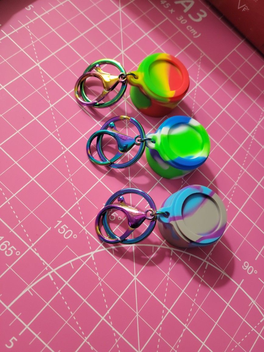 3 X Rainbow Clip/Keyringed SILICONE WAX/DAB/OIL STORAGE CONTAINERS