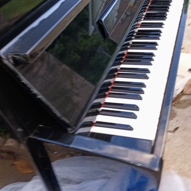 Pearl River Upright Piano 