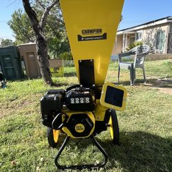 Champion Power Equipment 3 in. Dia 224 cc 2-in-1 Upright Gas Powered Wood Chipper Shredder