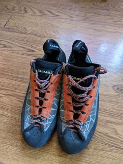 Climbing Shoes Size 8-9 Women's