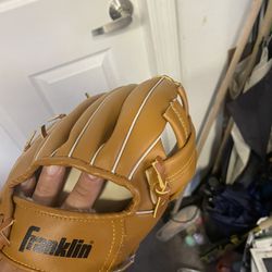 Baseball glove kids size  9 inc size  