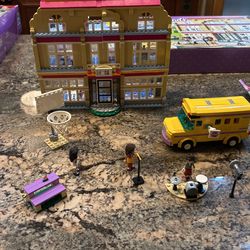 Lego Heartlake School