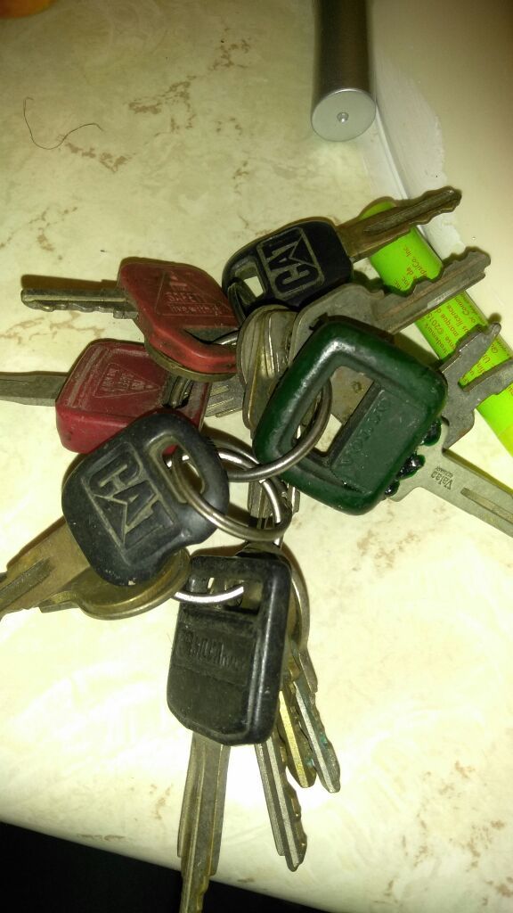 Construction keys for machines