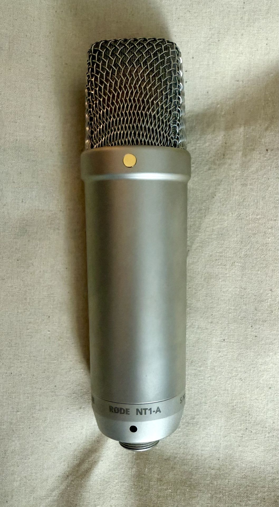 Rode NT1-A Condenser Mic + Pop Filter, Shock Mount, Mounted Desk Arm