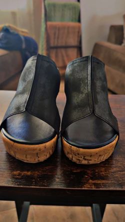 8-8.5 Suede Studded Wedges