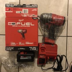 MILWAUKEE COMBO WRENCH IMPACT HIGH TORQUE WITH FRICTION RING AND BATTERY XC 8.0 WITH CHARGER BRAND NEW 