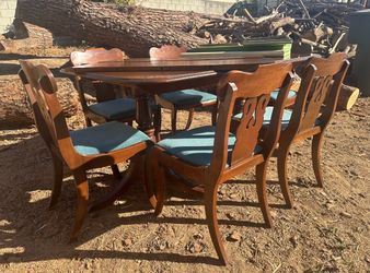 Antique Duncan Phyfe Dining Table With Eight Chairs and Table Extension
