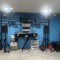 Dj Profesional Tiene Mas Accesorios De Luces 
