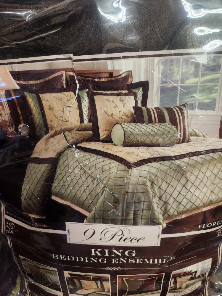 King Comforter, Shames, Dust Ruffler, Pillows