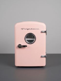 Frigidaire Mini Fridge 9 Can