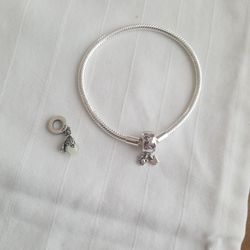 $20 Charm Bracelet And Bee Charm NEW