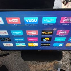 55 Inch Hisense Smart Tv W Original Remote Can Deliver For Xtra $5