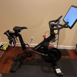 Peloton - Used w/ shoes, weights & headphones