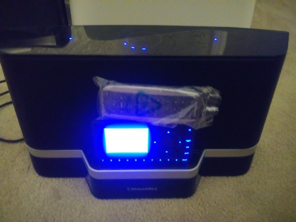 SiriusXM SXMBB2 Speaker Dock with Remote and Onyx EZ Receiver