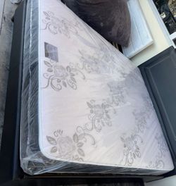 Set Queen Size Mattress And Box Spring