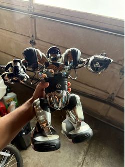 🤖 Rare Chrome Silver Robosapien Robot – Sharper Image Edition (Model WW250)
