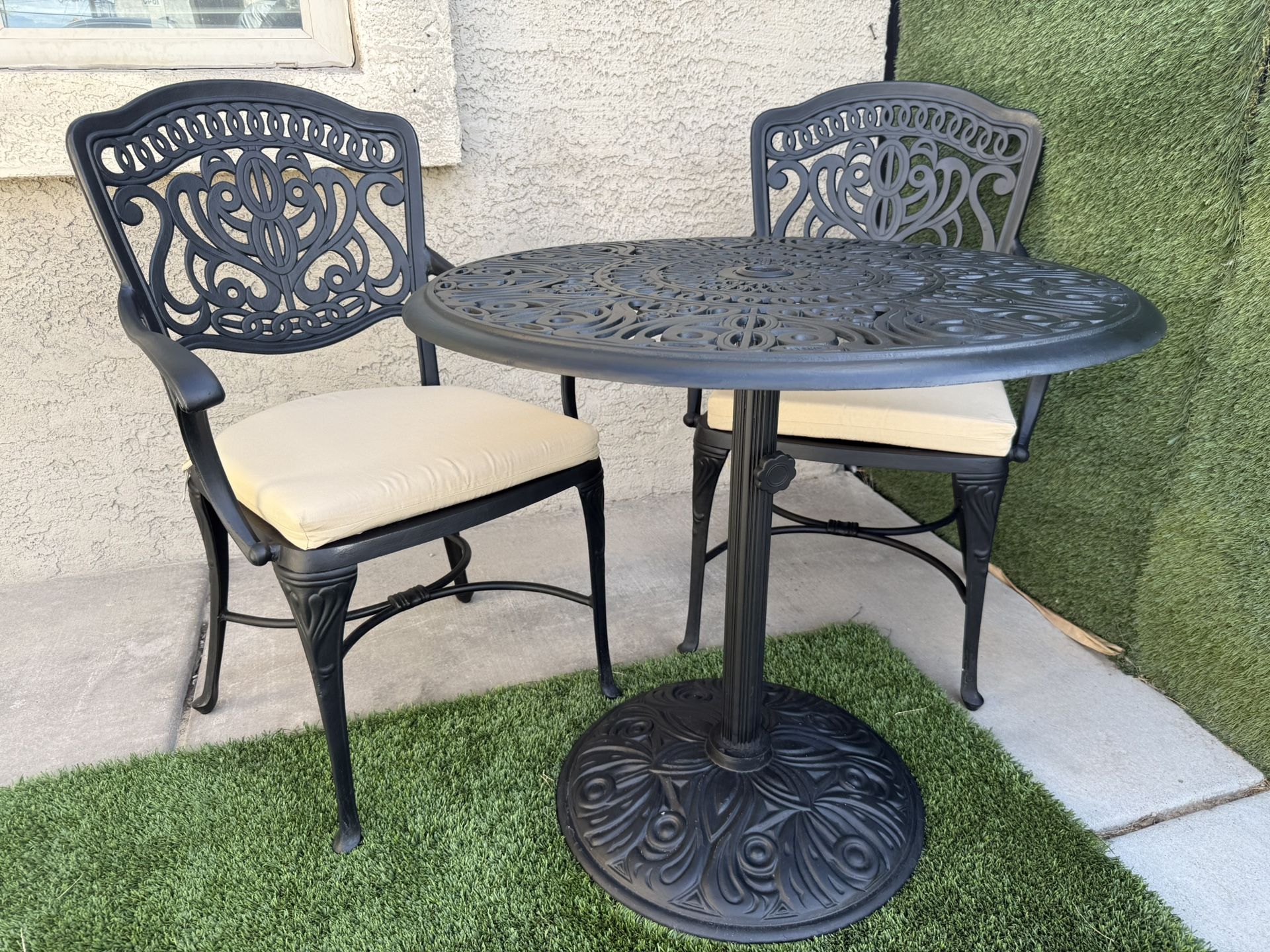 Patio Outdoor Furniture Bistro Set 2 Chairs With New Cushions And Round Table 