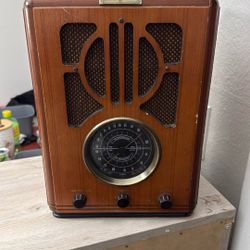 Thomas Collectors Edition Vintage-Style Wooden Radio – Classic AM/FM Decor Works
