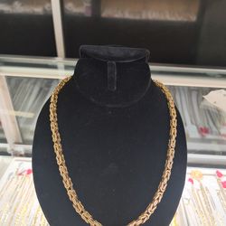 10k Gold necklace 52.1 grams 22 Long layaway available 10% dwon if you interested please make sure you ask for Maribel thank you