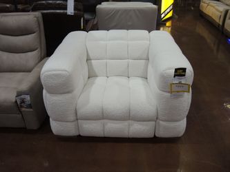 Bernhardt Solari Power Recliner - Cream Boucle | Reclining Chair | Lounge Chair