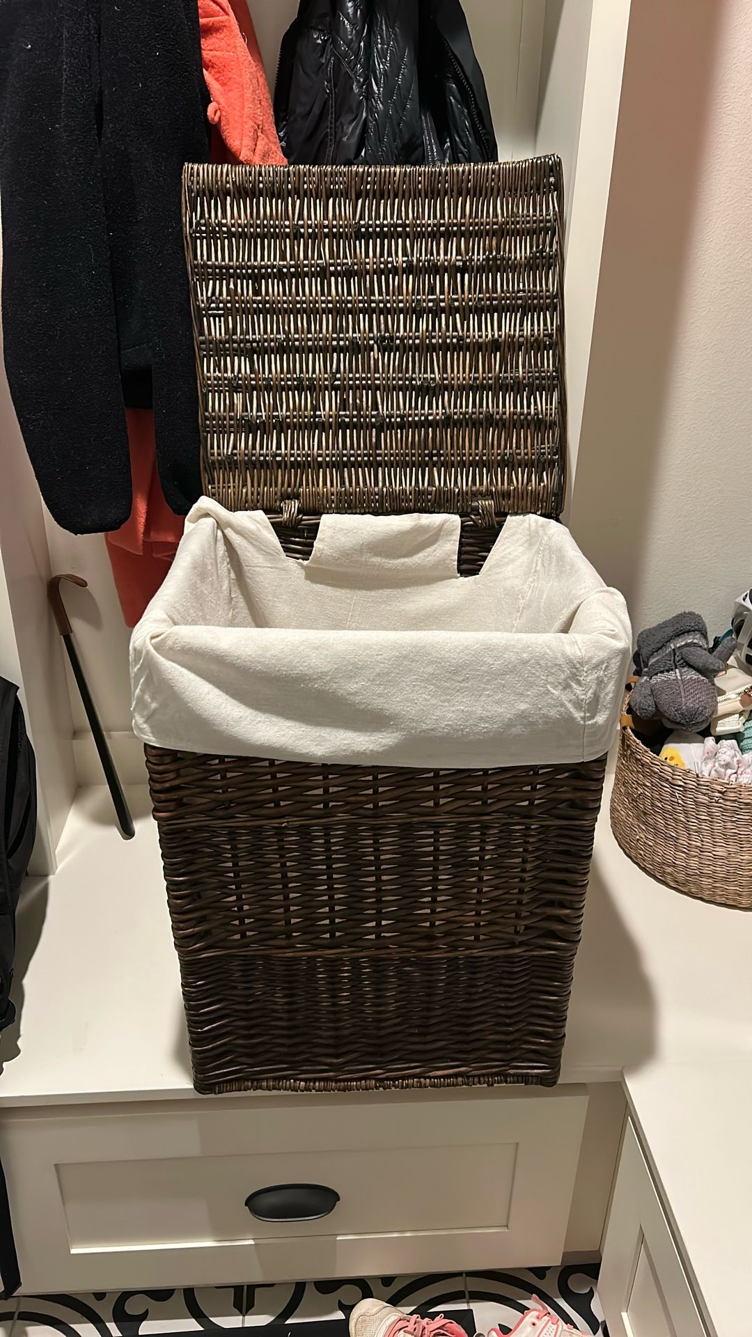 Free Clothes Hamper- Must Pick Up