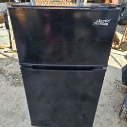 Artic King Mini Freezer / Fridge 