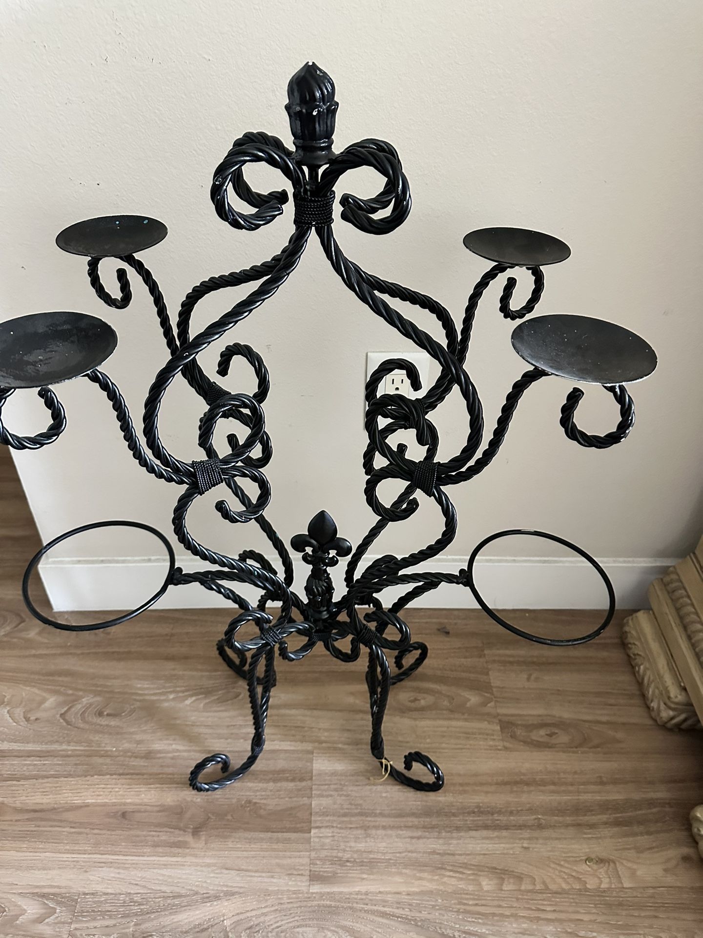 Metal Candle And Pots Holder 