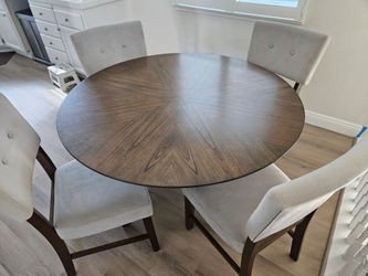 52 inch wood dining table w/ 6 chairs