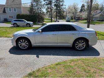 2019 Chrysler 300