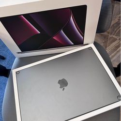 16.2” MacBook Pro M2 Max 