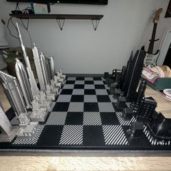 Skyline Chess San Francisco vs. Dubai (2 City Set)