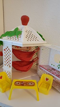 Vintage Strawberry Shortcake gazebo