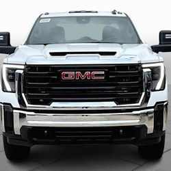 2024 GMC Sierra 2500HD AT4 50 mi
$50,000