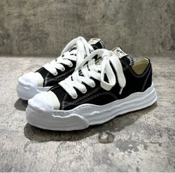 Maison Mihara Hankey Size 12 US