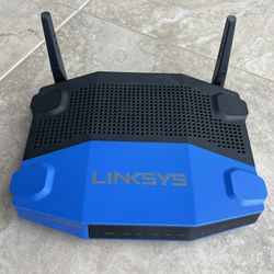 Router LINKSYS WRT 1200 AC Dual-Band Wi-Fi Router