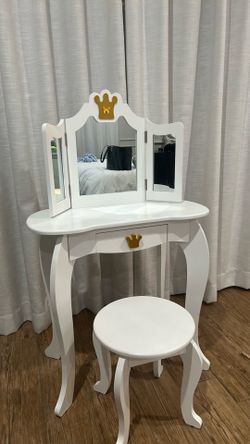Little girls vanity table and stool
