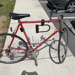 1986 Club Fuji Road Bike - With FREE Accessories