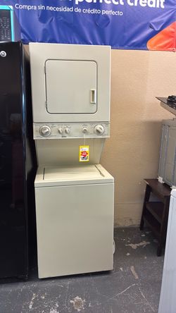 Like new Kenmore washer and gas dryer stackable
