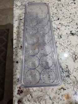 Clear pladt organizer tray. Pre- owner. Excellent condition