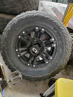 18" Tires And Rims. 35x12.50 R18LT