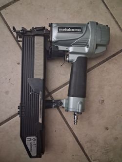 Metabo HPT  stapler
