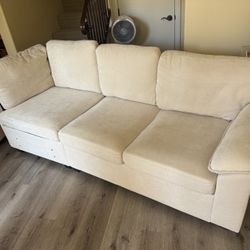 Couch That Pulls Out Into Bed